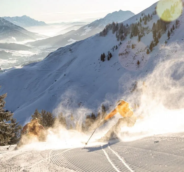 unser_berghof_erpfendorf_hotel_urlaub_kitzbueheler_alpen_schneezauber_skifahren_c_mirja_geh_9